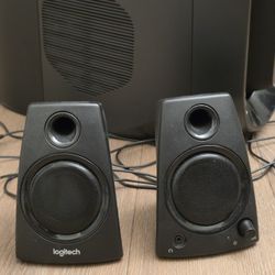 Logitech Z130 Compact 2.0 Stereo Speakers 3.5mm Jack