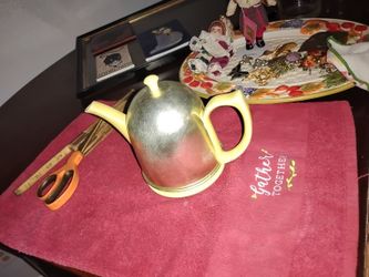 Vintage Hall Ceramic Tea Pot Yellow With Insulated Cozy Cover