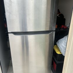 Frigidaire Stainless Steel Refrigerator/Freezer