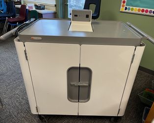 Bretford Portable 30 iPad Charging Station  Cart