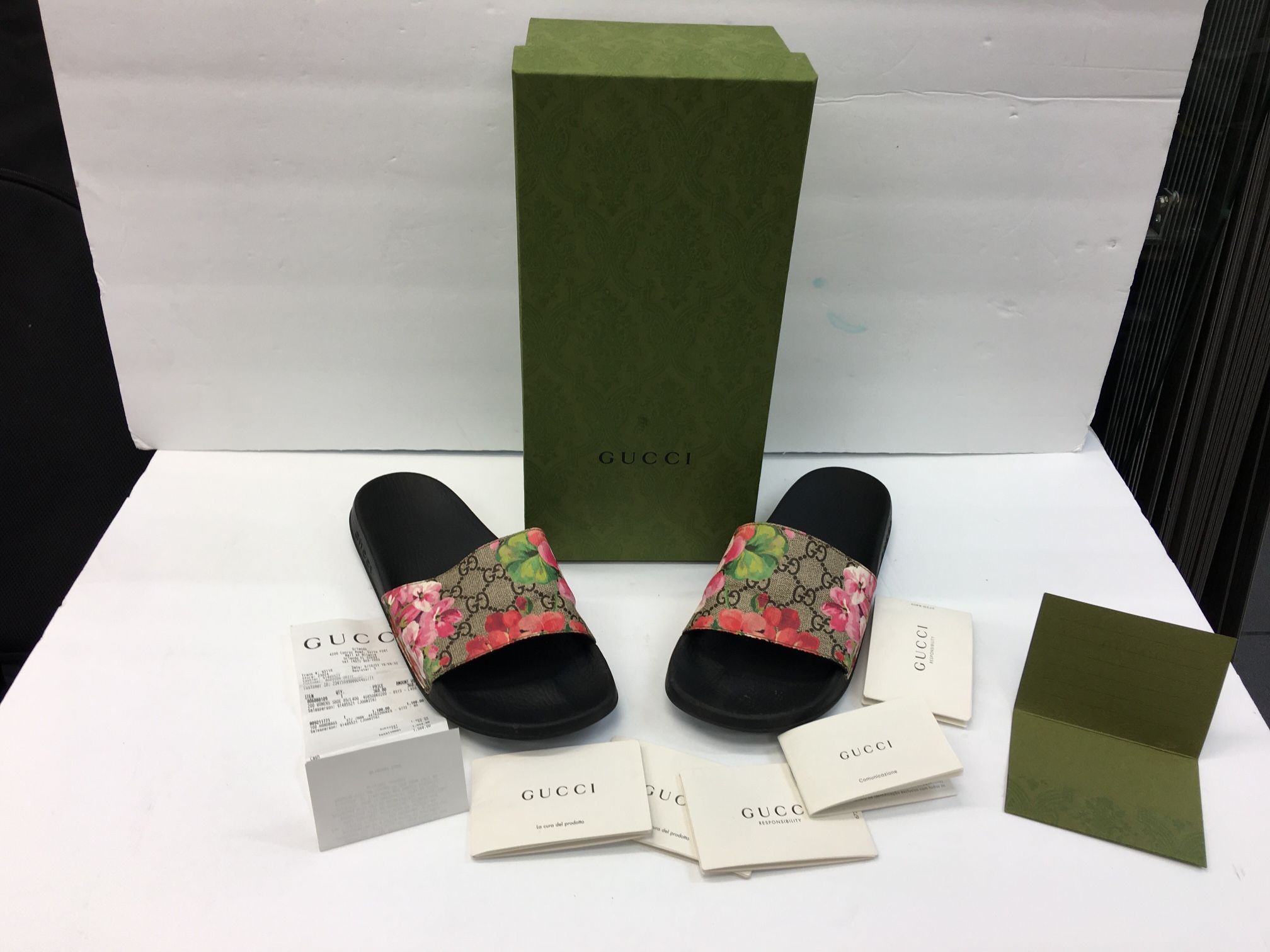 Gucci Womens GG Supreme Blooms Flira Sandals Size 40 