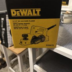Dewalt 5.5 Amp Planer 