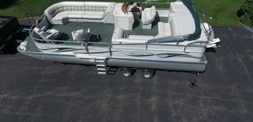 New And Used Pontoon Boat For Sale In Grand Rapids Mi Offerup
