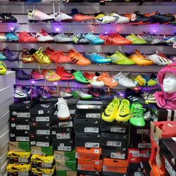 Selling New Bulk Sport Goods/ Deportes Por Mayoreo 