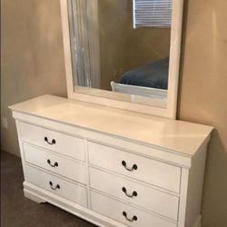 New/ White Sleigh Bedroom Set/bed,dresser,mirror, Night Stand/ Mattress Sold Separately/ Delivery Available, Financing Options 