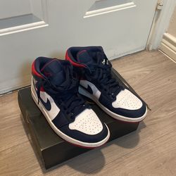 Jordan mid 1s