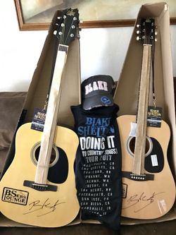 Blake Shelton autographed guitar 2017 Tour