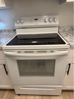 Electric Range 5 burners