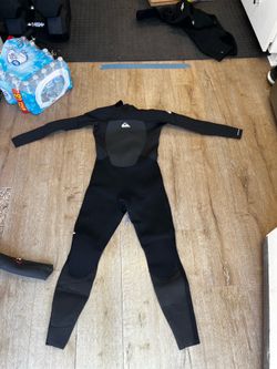 full quicksilver wetsuit size 16