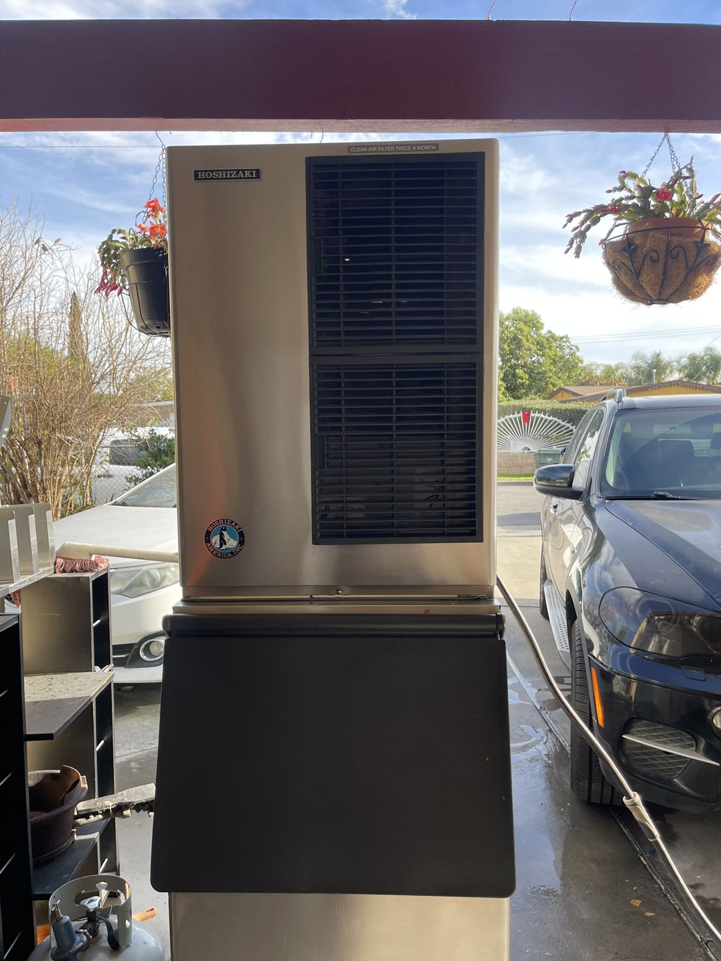 Ice Machine Hoshizaki Ice Maker /bin ,in excellent working condition