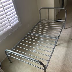 Twin Metal Frame Bed 