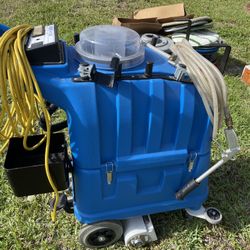 CARPET CLEANING MACHINE NOT WAND INCLUDED !!!!FOR SALE AVENGER AV  12QX