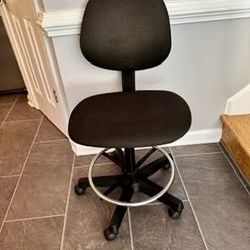 Rolling Desk Chair $25