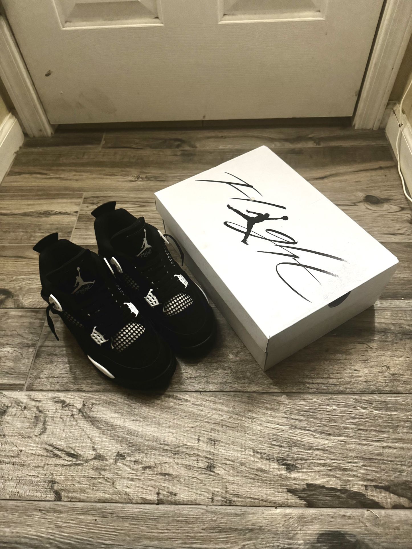 Jordan 4 retro white thunder 8.5M