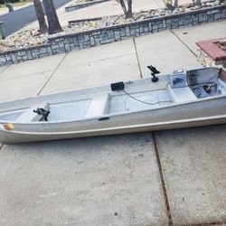 12' Aluminum Boat With 5hp Nissan $900 