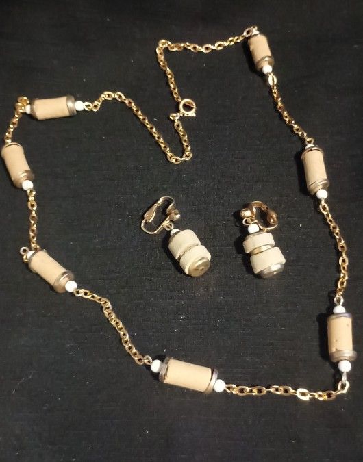 VINTAGE NECKLACE & EARRING SET