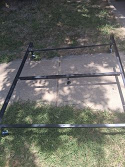 Queen-Size Bedrail with a Center Brace ( 60 in Wide x 80 in long ).
