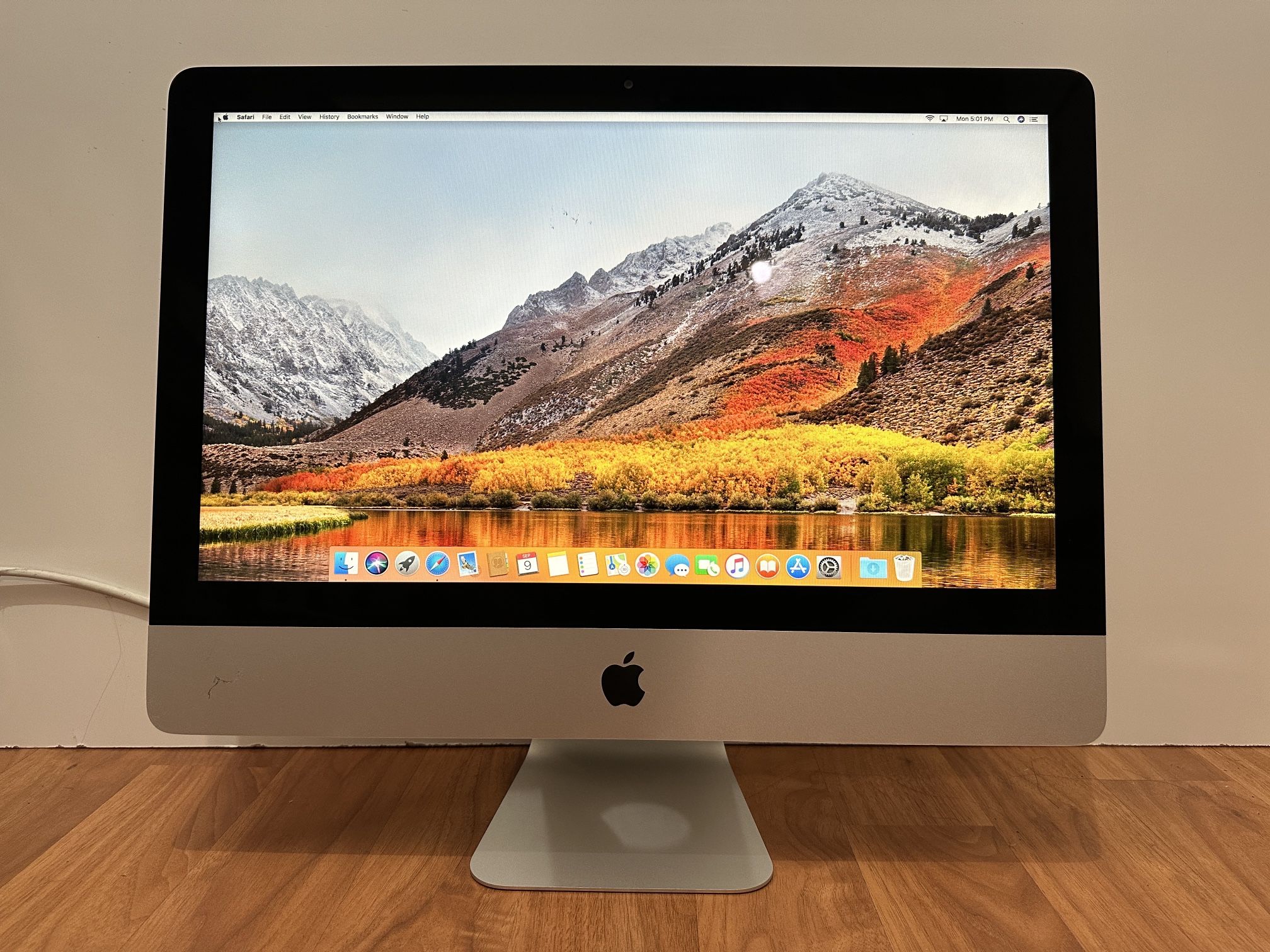 Apple iMac 21.5" Desktop MD093LL/A (Late 2012) 2.7GHz i5 8GB 1TB