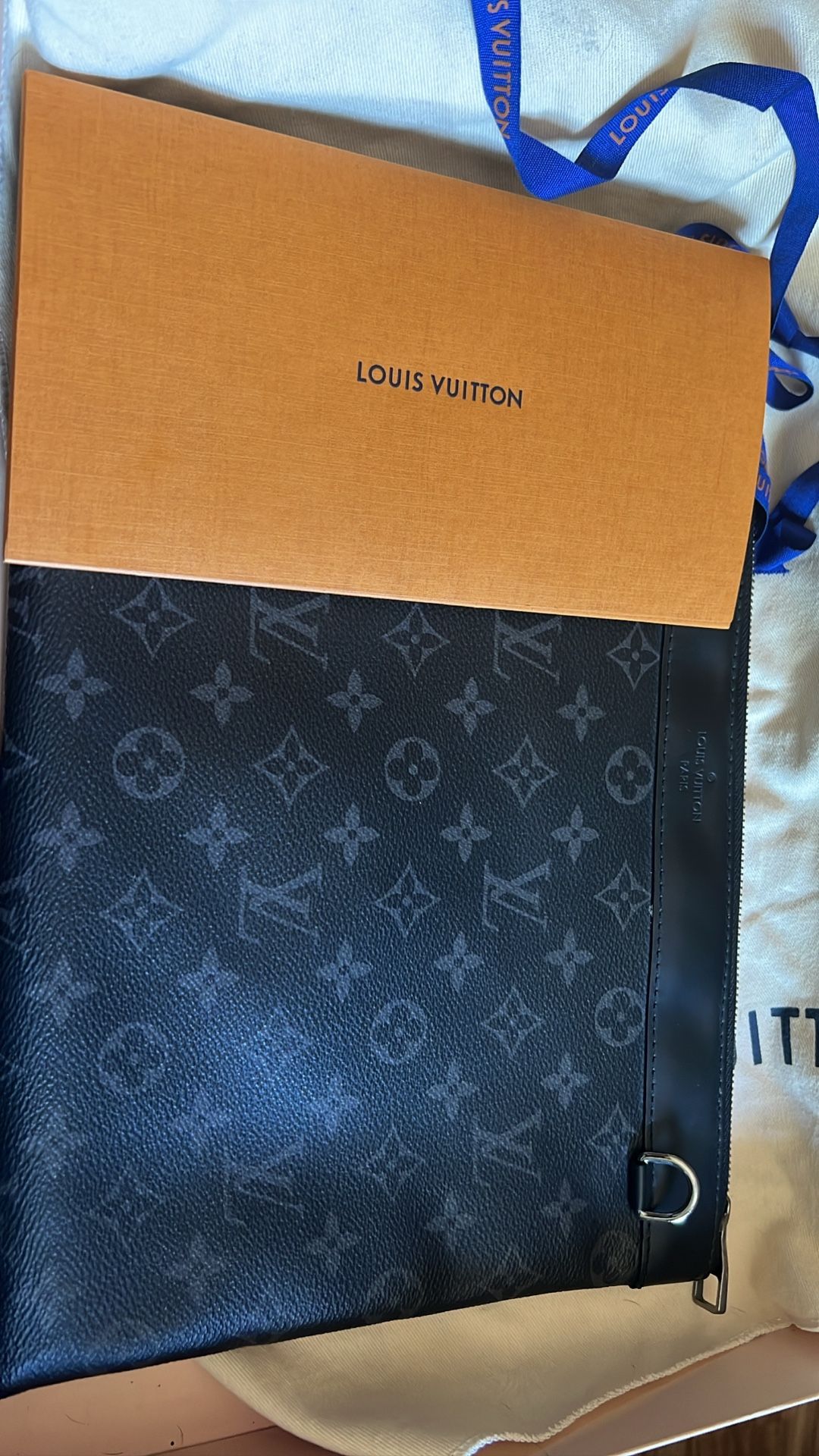 Louis Vuitton Monogram Eclipse Pochette Discovery Clutch Bag M62291 for  Sale in Lancaster, CA - OfferUp