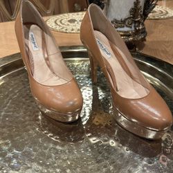 Italian leather high heels, gently used 8.5