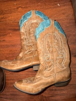 Women’s Size 10 Shoe Lot: Cowboy Boots, Rain Boots, Etc