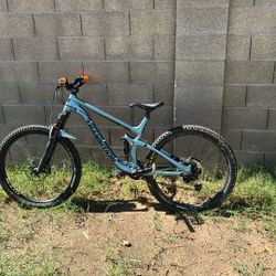Downhill Mountain Bike