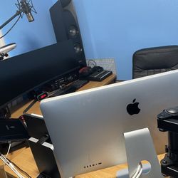 27” Apple Thunderbolt Display 