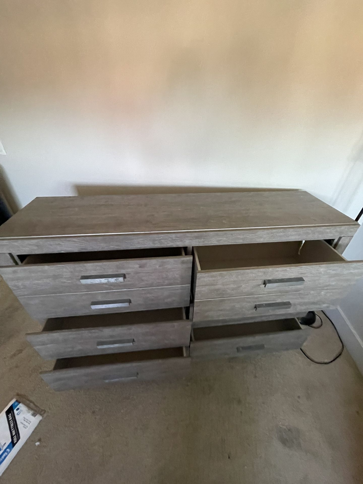 6 Drawers Dresser