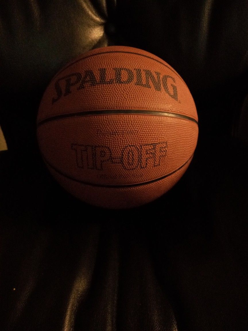 Spalding Tip-Off Basketball