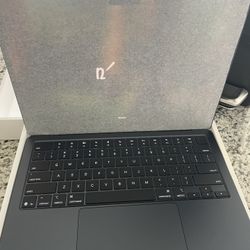 Mac book air 13in A3240