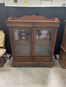 Bassett Dark Wood China Cabinet with Glass Doors