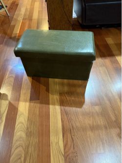 Storage ottoman - green