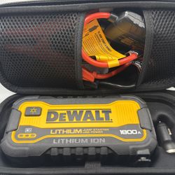 DeWalt Peak Amp Li-Ion Jump Starter DXAELJ18C with USB Power Bank 