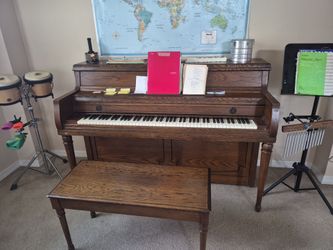Beautiful Antique 1904 Lyon-Healy Studio Upright Piano with Matching Bench