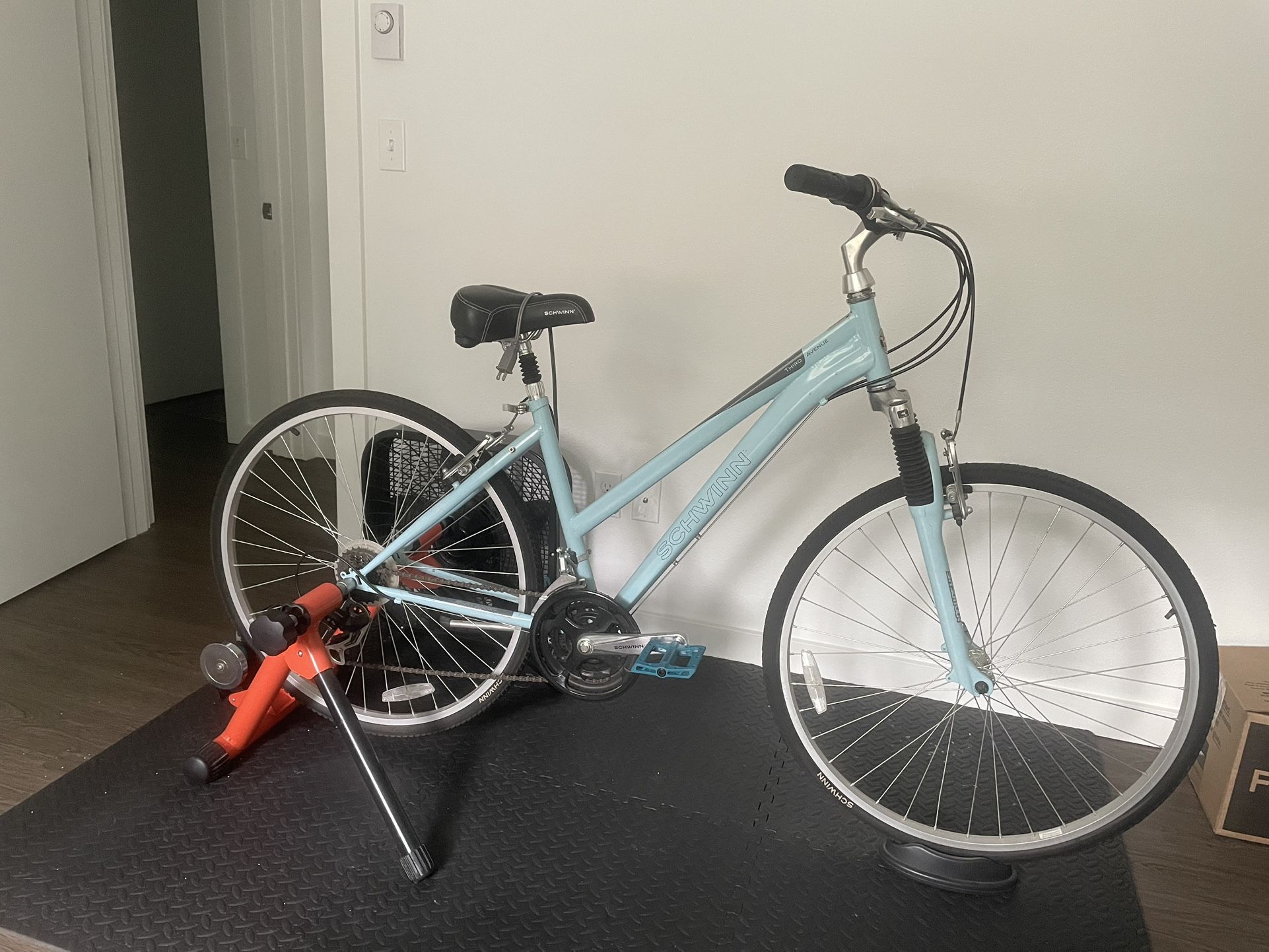 Schwinn Bike And Conquer Fluid Bike Trainer