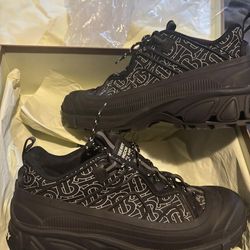 Burberry Shoes Size 11.5
