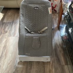 Chicco E-Motion Auto Glider And Baby Bouncer