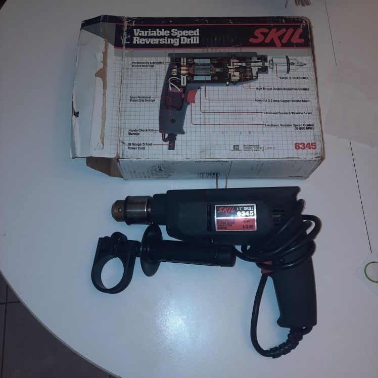 Skil Variable Speed Reversing Drill 1/2". No. 6345. 3.2 Amp Motor.  Barely Used!