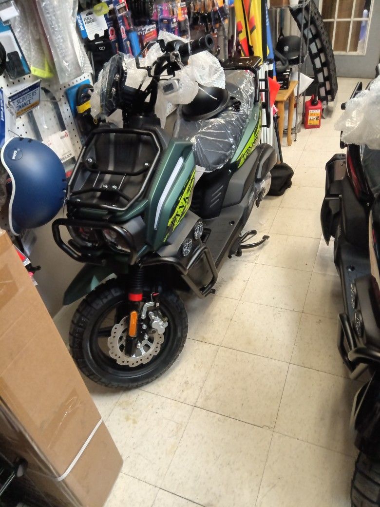 Tank 2 New Summer Price Scooter 200cc