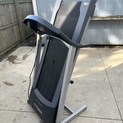 Weslo Cadence G 5.9 Foldable Treadmill