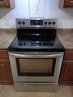 Frigidaire, Stainless Steel Electric Stove.
