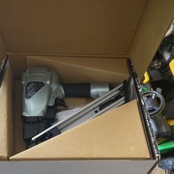 Metabo 1 1/2 Strip Nailer 