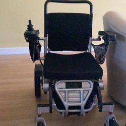 Electric Wheelchair with Manual Mode
