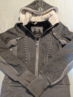 Lululemon Limited Edition Scuba Hoodie Size 2- Like New Condition