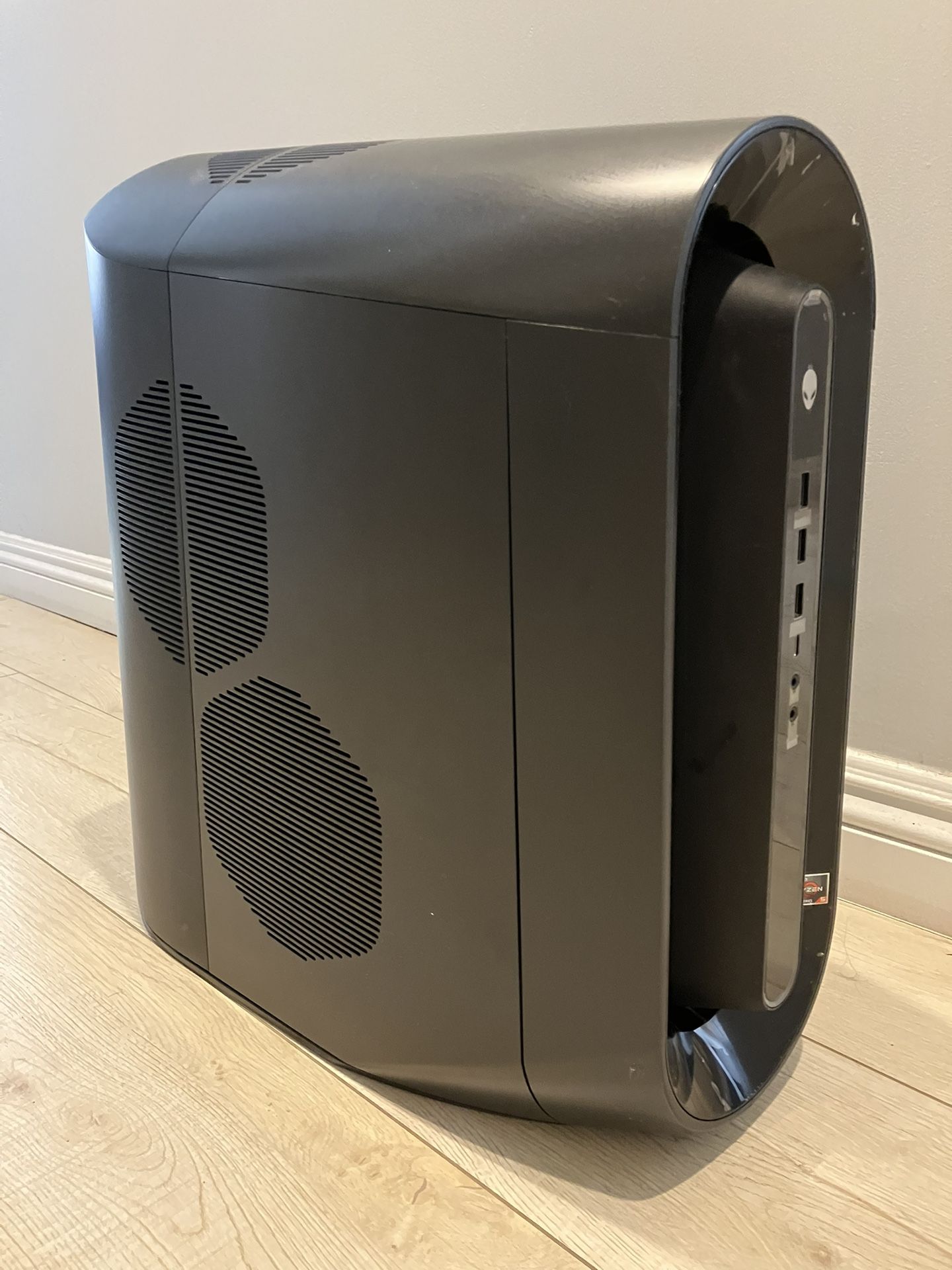 RTX 2060 Super & 5600X - Alienware Aurora R10(free keyboard and mouse included)