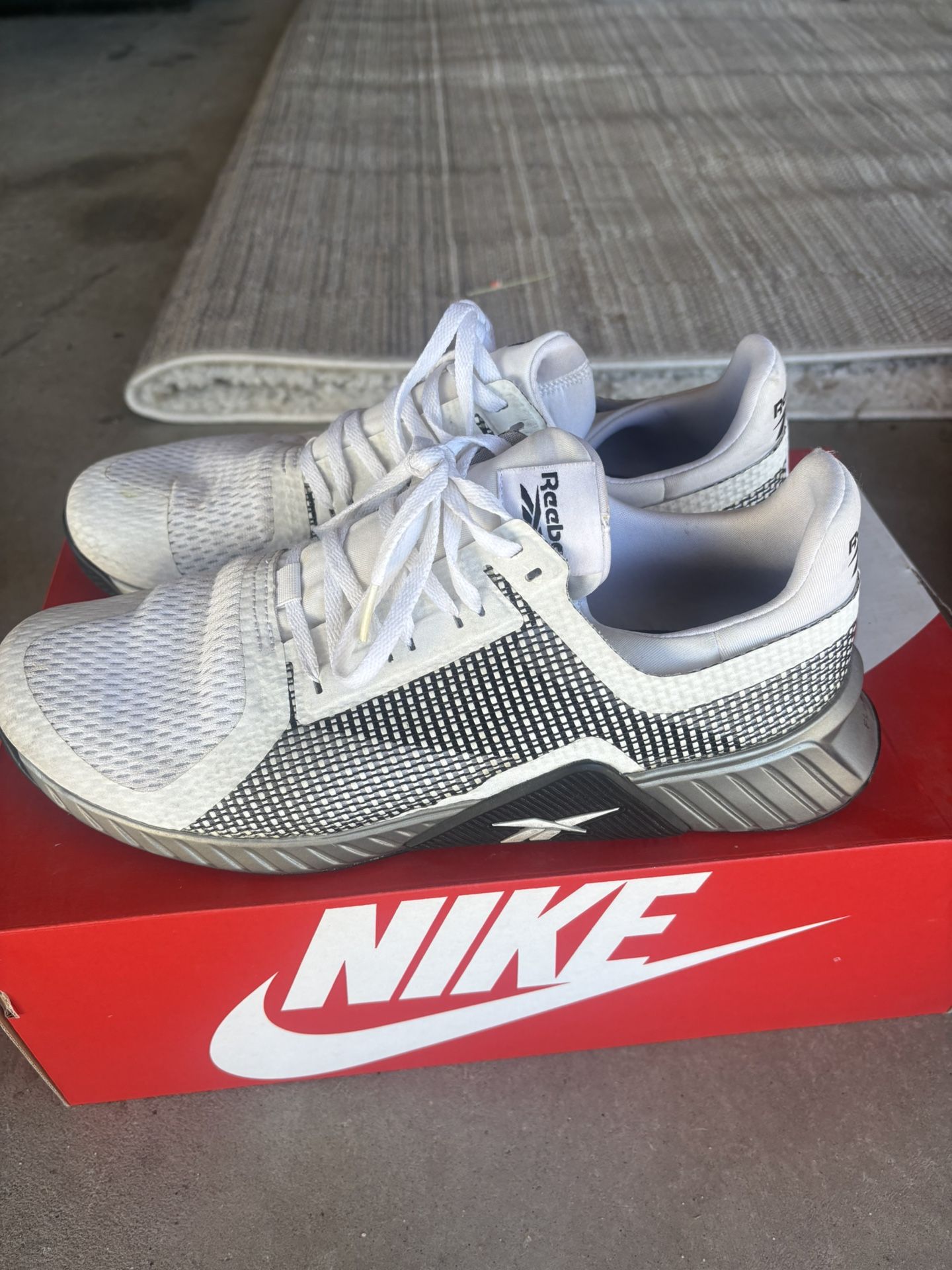 REEBOK FLASH FILM ( RANDOM BOX)