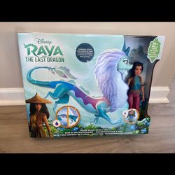 Disney Barbie Doll Set Color Changing 