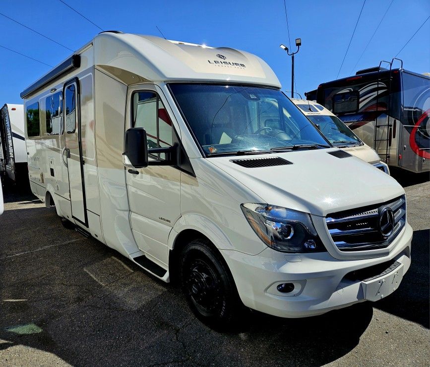 2018 Leisure Travel Unity 24FX