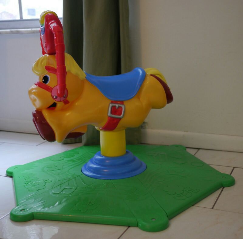 Fisher-Price Laugh & Learn Smart Bounce & Spin Pony