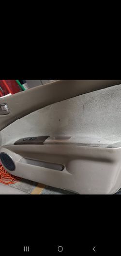 2005 Nissan Altima 3.5 SL front passenger door